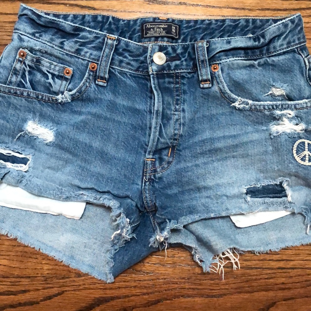 Abercrombie & Fitch Ames Low Rise Boyfriend Short